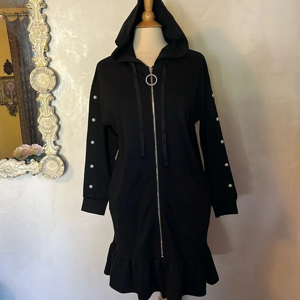 CQbyCQ Black Hoodie Sweatshirt Dress w/pearl detail & ruffle Hem Size Small